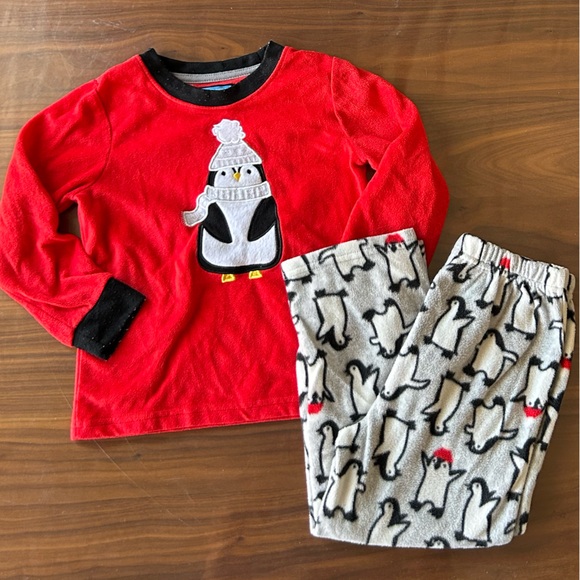Other - Boys fleece pajamas penguin set Christmas holiday 🐧